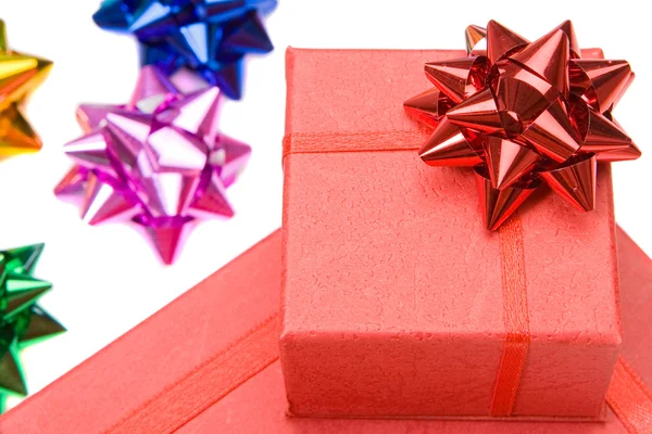 Tanti regali e fiocchi di diversi colori — Foto Stock