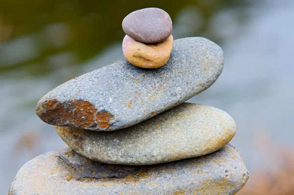 Камни в балансе — стоковое фото