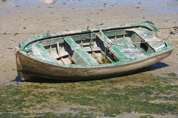 Boat abandoned — Stock Photo, Image