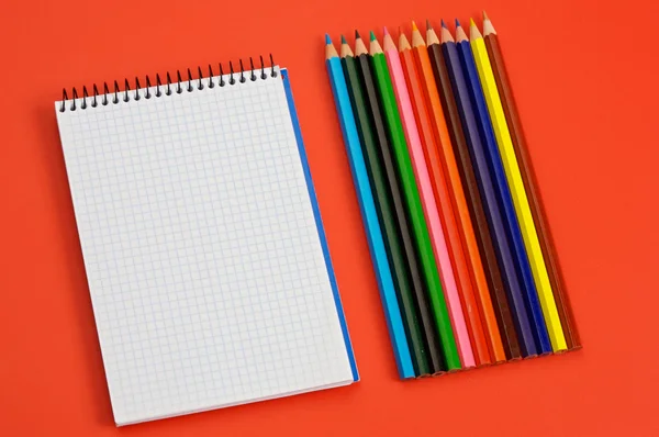 Ołówki i notebooków — Zdjęcie stockowe