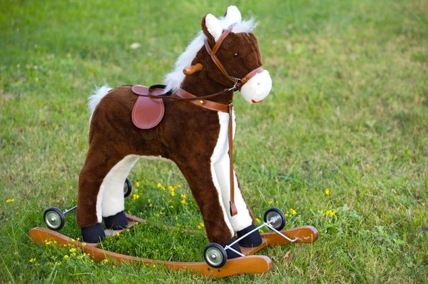 Маленький дерев'яний іграшковий кінь — стокове фото