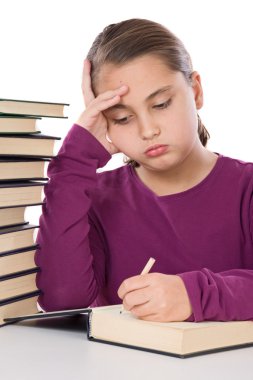 sevimli kız çok kitap ile konsantre