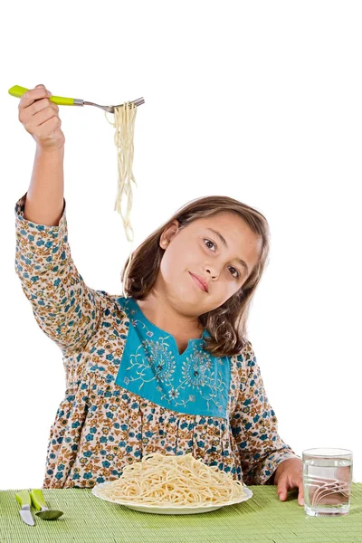Menina preciosa comer espaguete — Fotografia de Stock