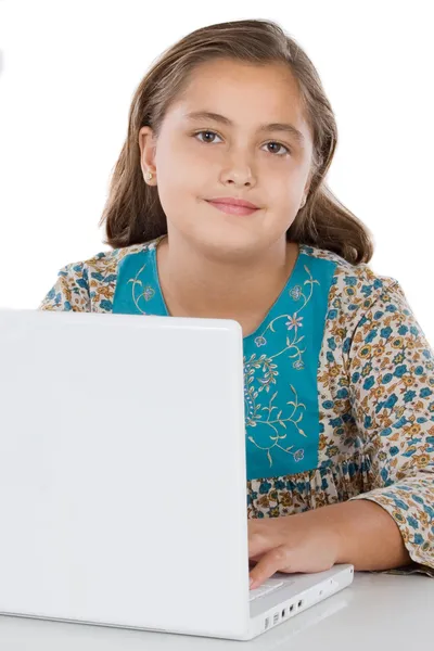Adorable étudiant avec ordinateur portable — Photo