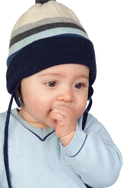 Schönes Baby mit Wollmütze — Stockfoto