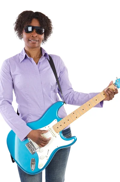 Vrouw een elektrische gitaar spelen — Stockfoto