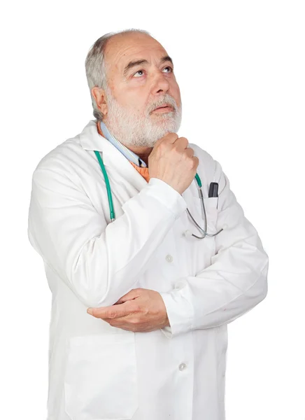 Zamyślony starszy lekarz — Zdjęcie stockowe
