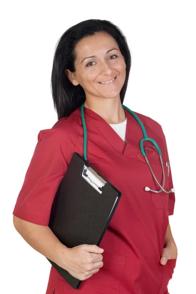 Счастливая женщина-врач в бордовой одежде — стоковое фото