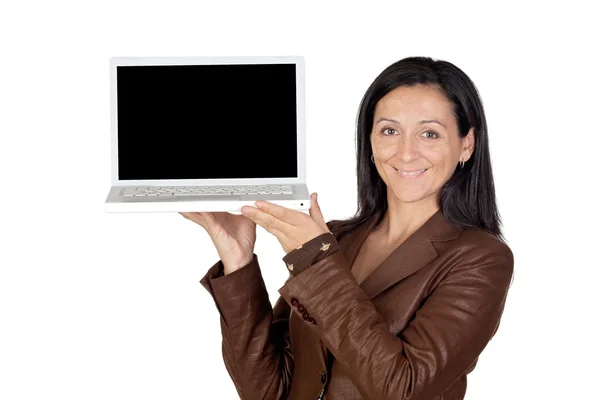 Brunette fille avec ordinateur portable — Photo