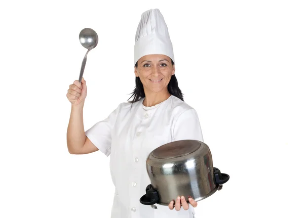 Linda cozinheira batendo uma panela — Fotografia de Stock