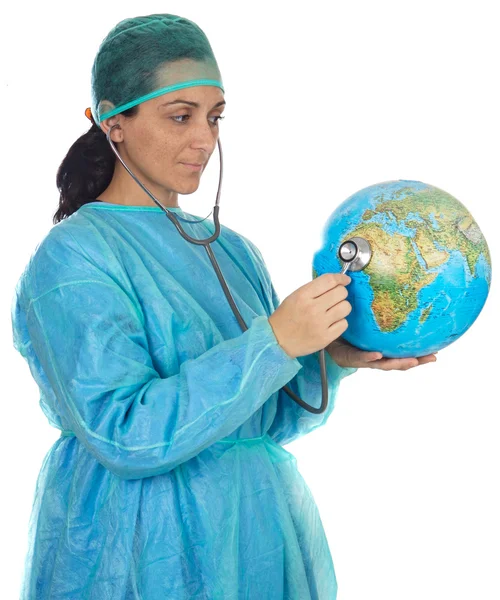Orvos megvizsgálja a Föld bolygó — Stock Fotó