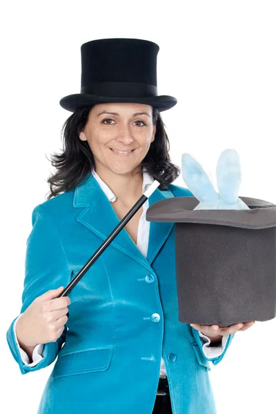 Belle femme d'affaires avec une baguette magique et un chapeau — Photo