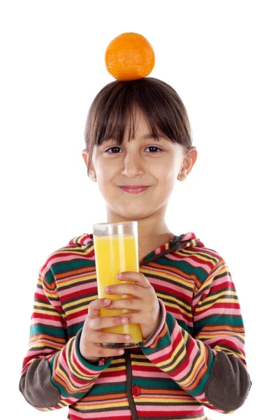 女孩喝橙汁 — 图库照片