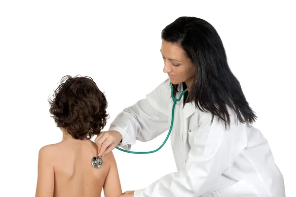 Kinderarts vrouw maken een checkup voor kind — Stockfoto