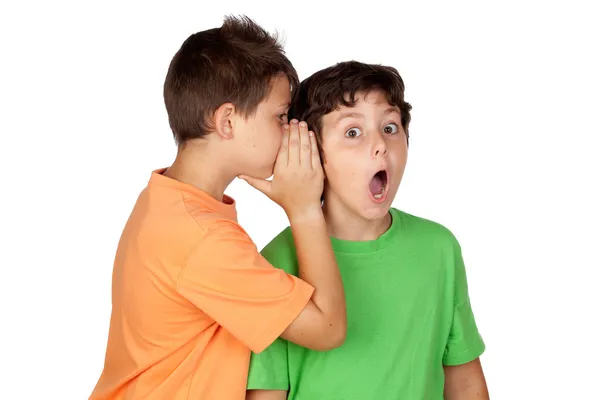Duas crianças disseram fofocas — Fotografia de Stock