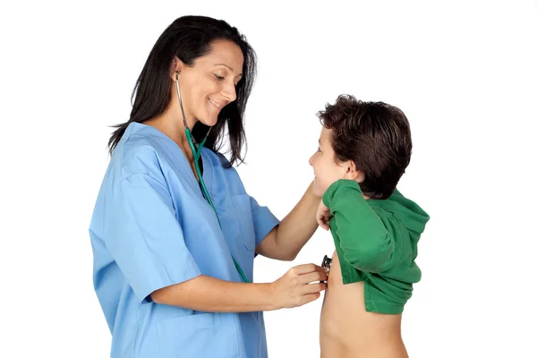 小児科医女性の子供のための健康診断 — ストック写真
