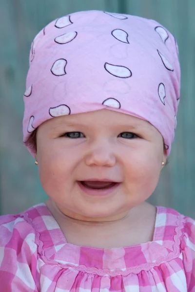 Gelukkig babymeisje glimlachen — Stockfoto