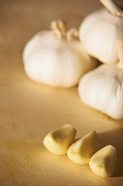 stock image Garlic vegetable on cutting board