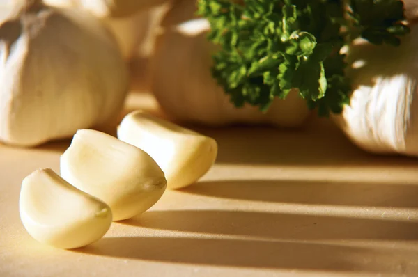 stock image Garlic vegetable on cutting board