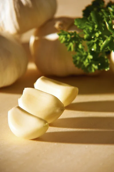 stock image Garlic vegetable on cutting board