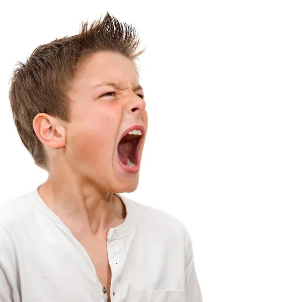 Ritratto ravvicinato di un ragazzo che grida — Foto Stock