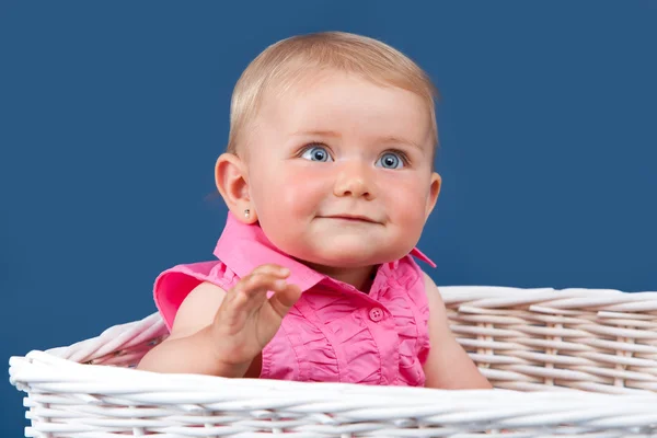 Portret blue eyed baby girl — Zdjęcie stockowe