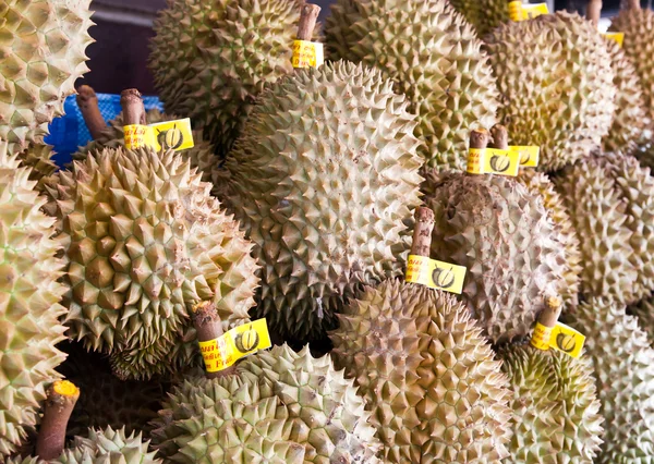 Durian in market — Stock Photo, Image