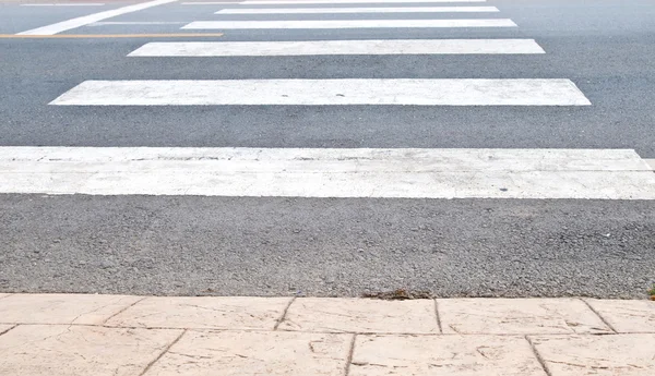 Zebra trafik kaldırım — Stok fotoğraf