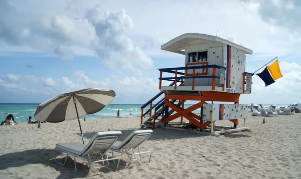 Rettungsschwimmturm am Südstrand von Miami lizenzfreie Stockfotos