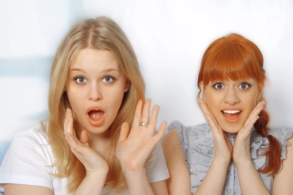 Portrait of cute young women surprised — Stock Photo, Image