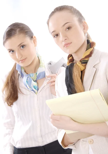 Retrato de close-up de duas belas jovens executivas de negócios — Fotografia de Stock