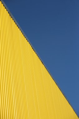 Sarı Ambar Binası (köşegen)