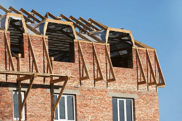 Bygga ett tak — Stockfoto