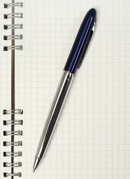 Close up van notitieboekje en potlood — Stockfoto