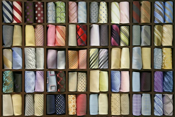 Más színű nyakkendők polc — Stock Fotó