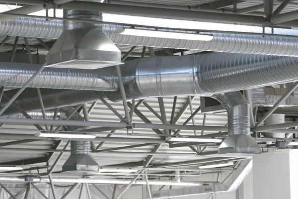 Вентиляционные трубы кондиционирования воздуха — стоковое фото
