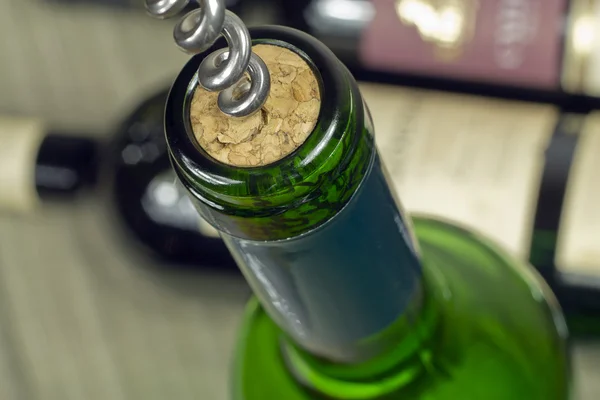 Винная бутылка крупным планом — стоковое фото