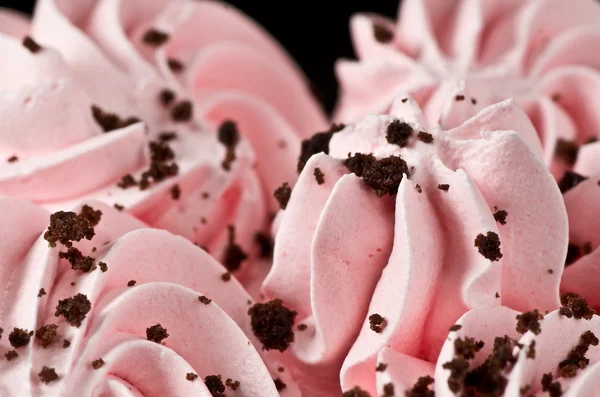 Bolo de torta de chocolate gelado de morango Closeup — Fotografia de Stock