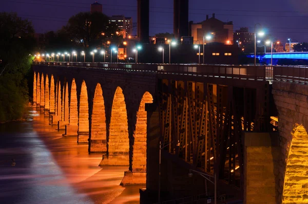 石のアーチ橋 — ストック写真