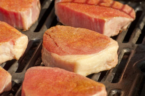 Steaky na grilu — Stock fotografie