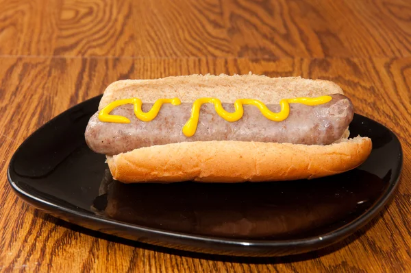 Bratwurst mustárral — Stock Fotó