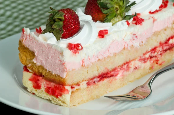 Pink Strawberry Whipped Cream Cake — Stock Photo, Image