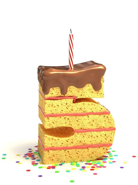 Шоколадный торт в форме пятерки с зажжённой свечой и конфетти — стоковое фото