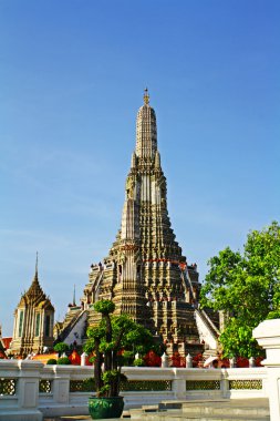 Prang of Wat Arun. clipart
