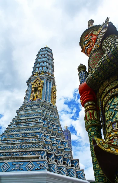 Gigante en Wat Phra Kaeo, Bangkok —  Fotos de Stock