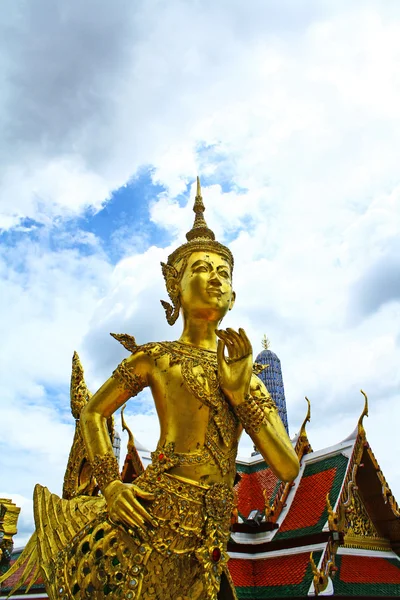 Engel op wat phra kaeo, bangkok — Stockfoto