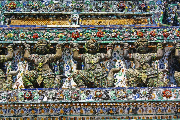 Arte tailandés en Prang de Wat Arun . —  Fotos de Stock