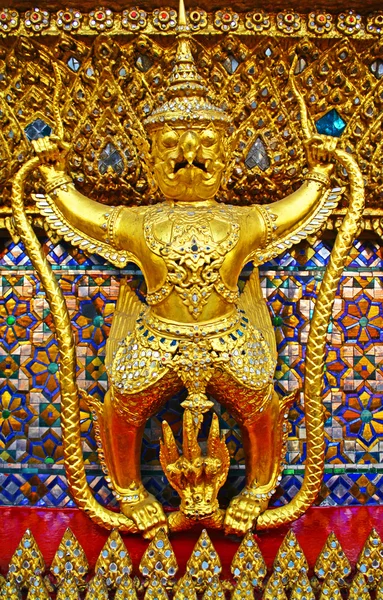 Garuda dourada — Fotografia de Stock