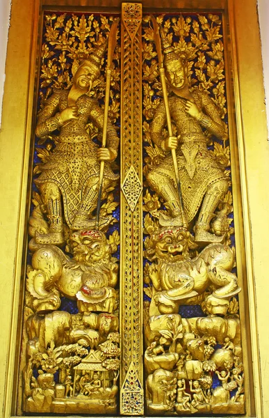Tajskiej sztuki na drzwi. — Zdjęcie stockowe