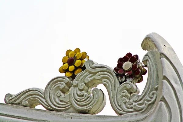 Chinesische Kunst auf dem Dach. — Stockfoto